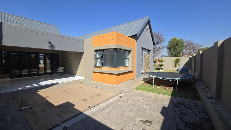 4 Bedroom Property for Sale in Leloko Lifestyle Estate North West